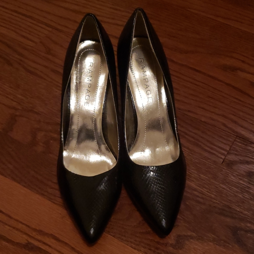 Shoe